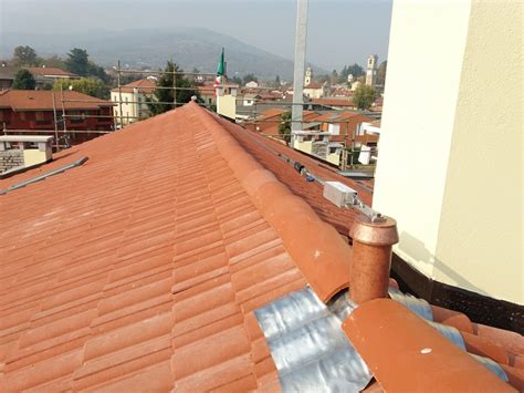 È obbligatorio installare un sottofondo per tetto?